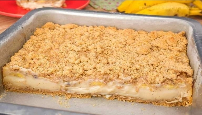 Cuca de Banana com Farofa